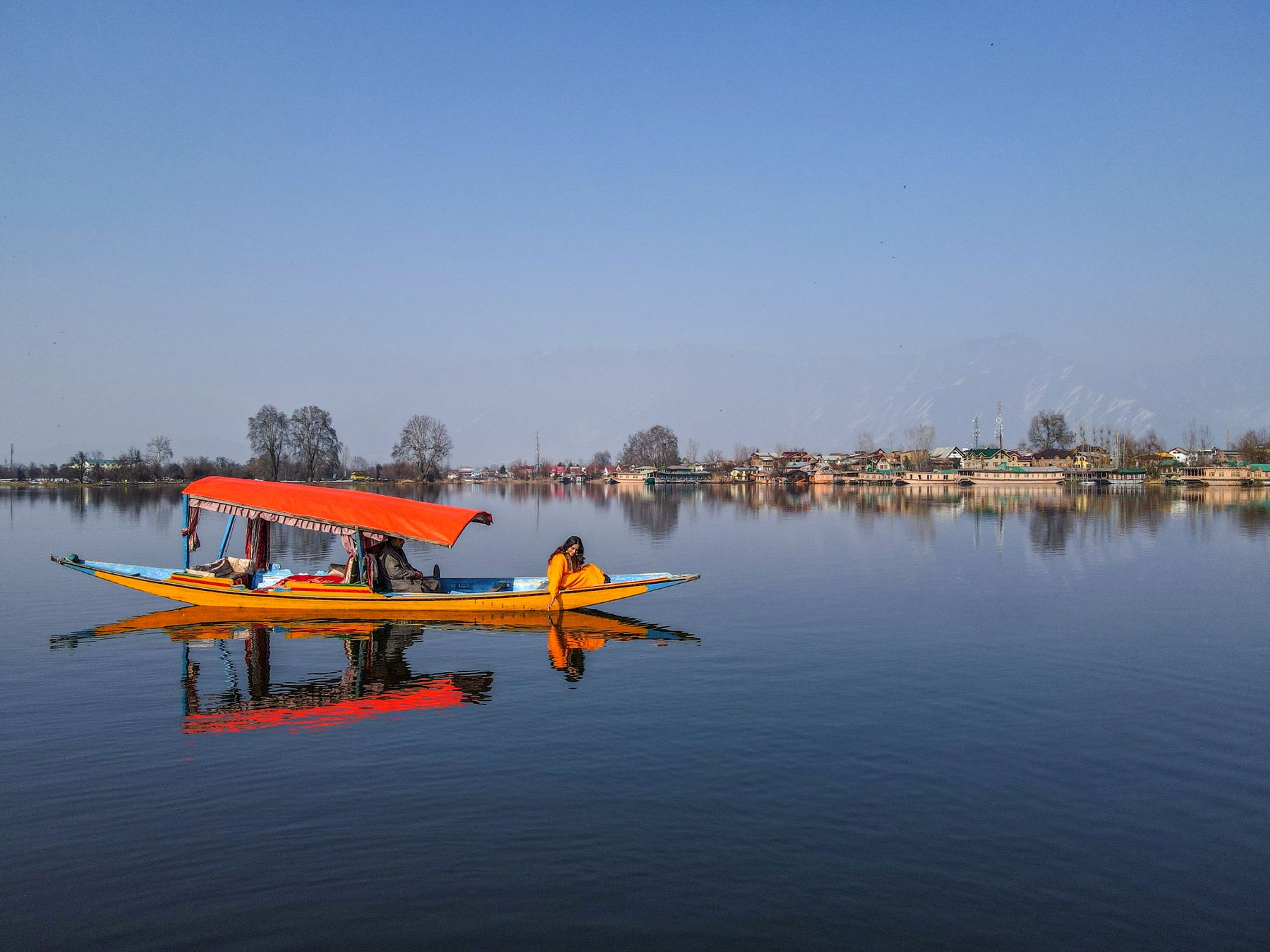 Kashmir Paradise — Srinagar, Gulmarg & Pahalgam